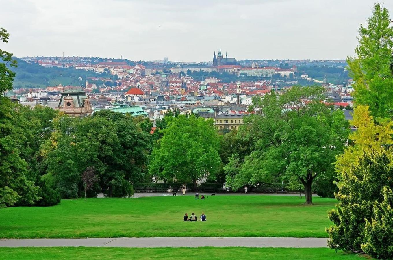Apartment Cimburkova Prag Eksteriør billede